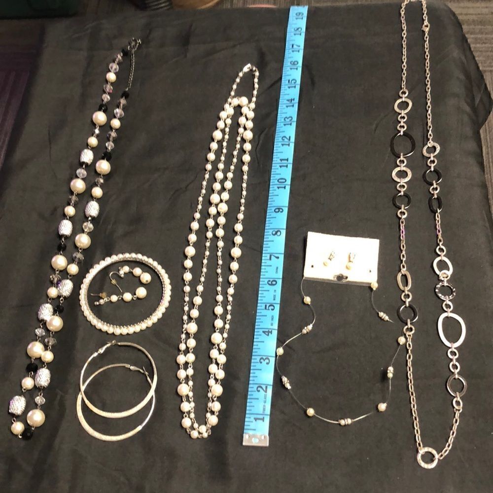 Pearly jewelry collection  